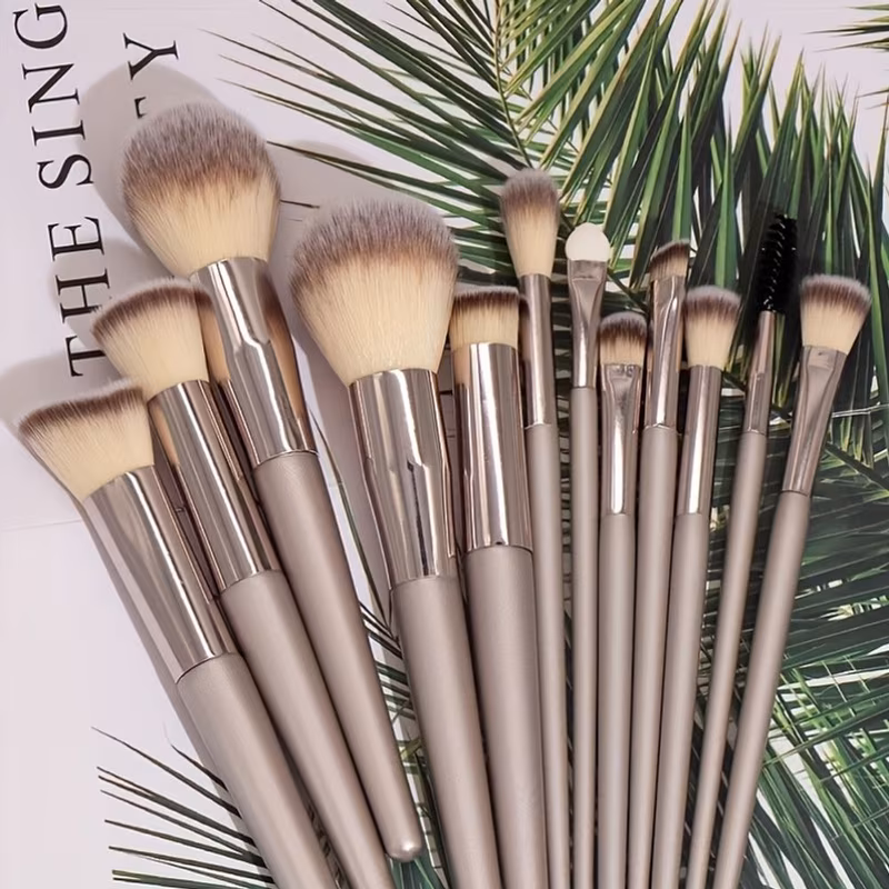 14pcs professional makeup brush set with random handle colors soft nylon bristles and kabuki brushes for contour blending foundation eye shadow lips concealer kit for tone christmas gift